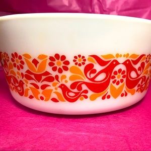 Rare Vintage Pyrex Casserole Dish